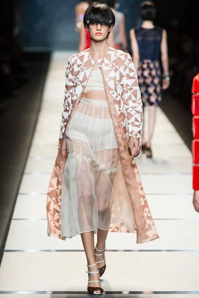 Look 48